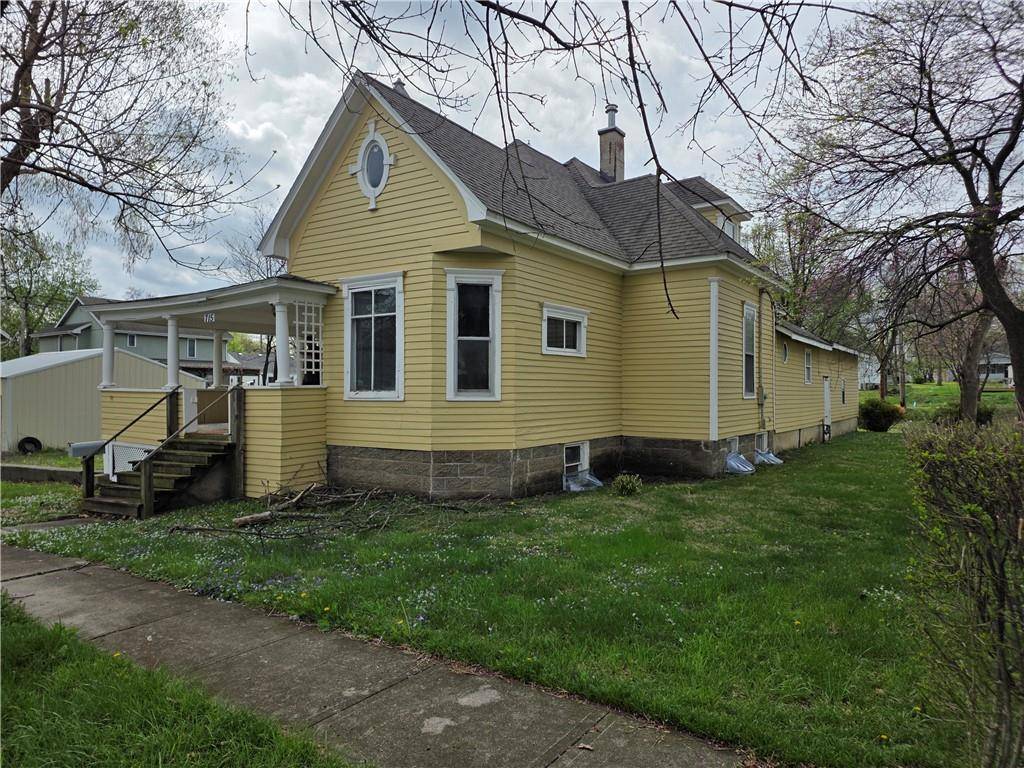 715 W 4th ST, Cameron, MO 64429
