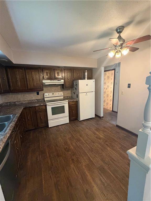 2607 NW Powderhorn DR, Kansas City, MO 64154