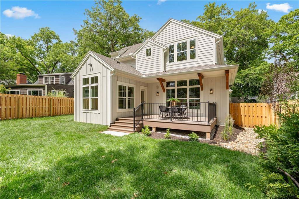4617 W 72nd ST, Prairie Village, KS 66208