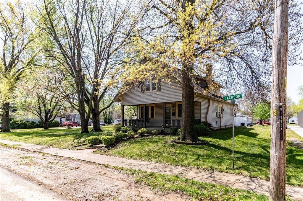 401 E Jackson ST, Windsor, MO 65360