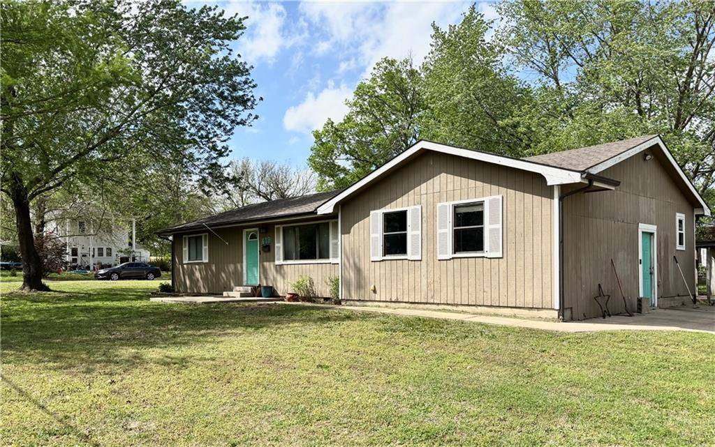 419 W 8th ST, Fort Scott, KS 66701