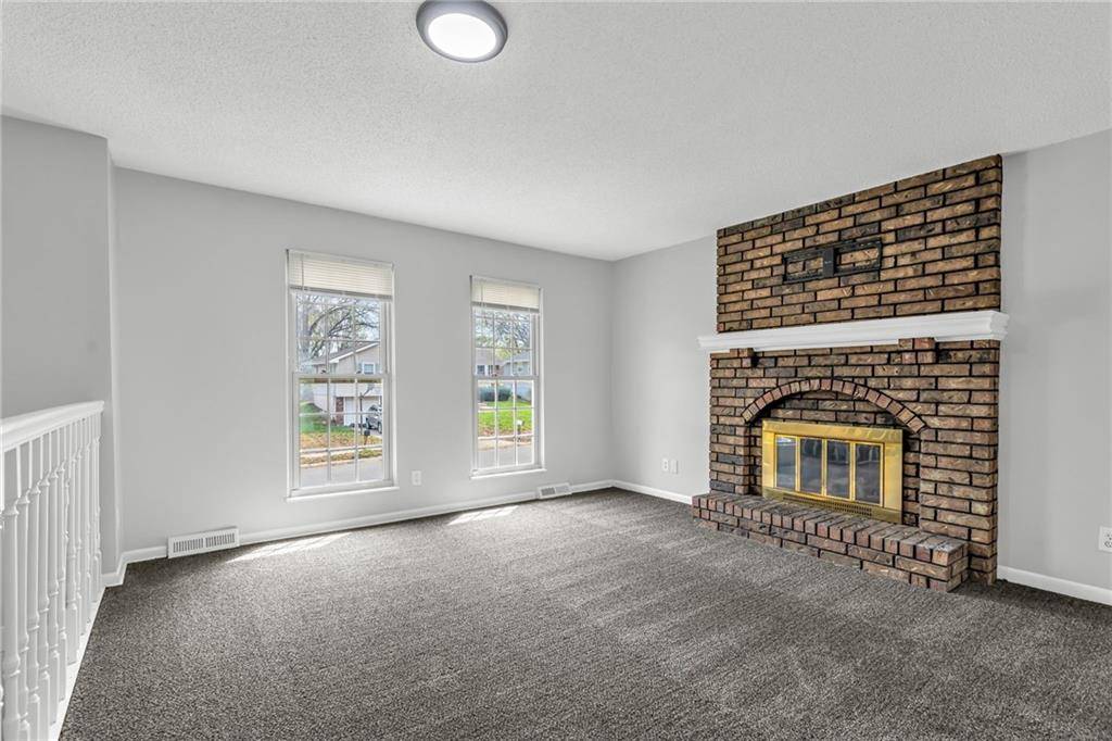 532 NE 98th PL, Kansas City, MO 64155
