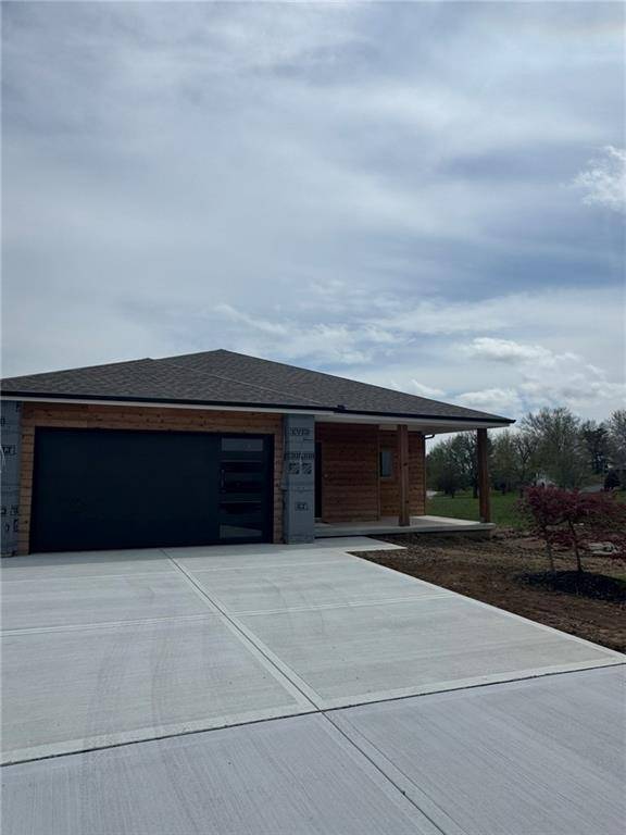 1107 Old Time DR, Excelsior Springs, MO 64024