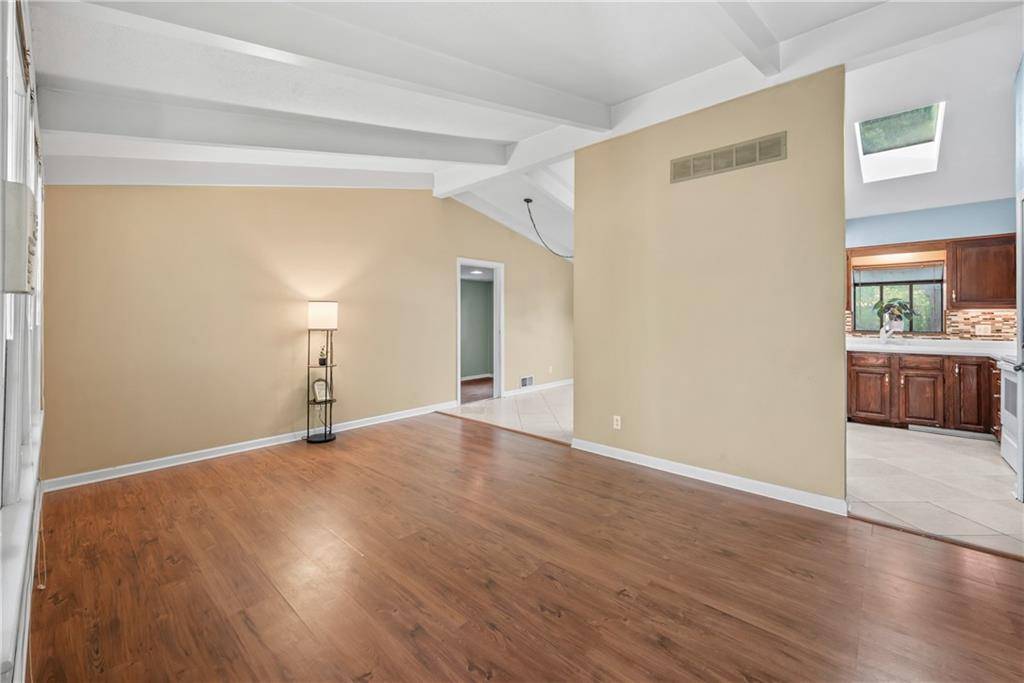 2101 NE 62nd ST, Kansas City, MO 64118