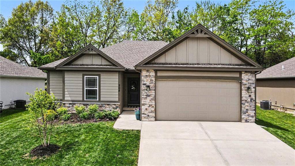 208 S MARIMACK CT, Kearney, MO 64060