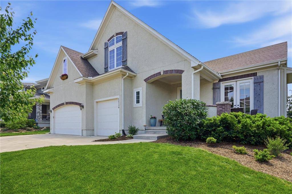 24739 W 92nd ST, Lenexa, KS 66227