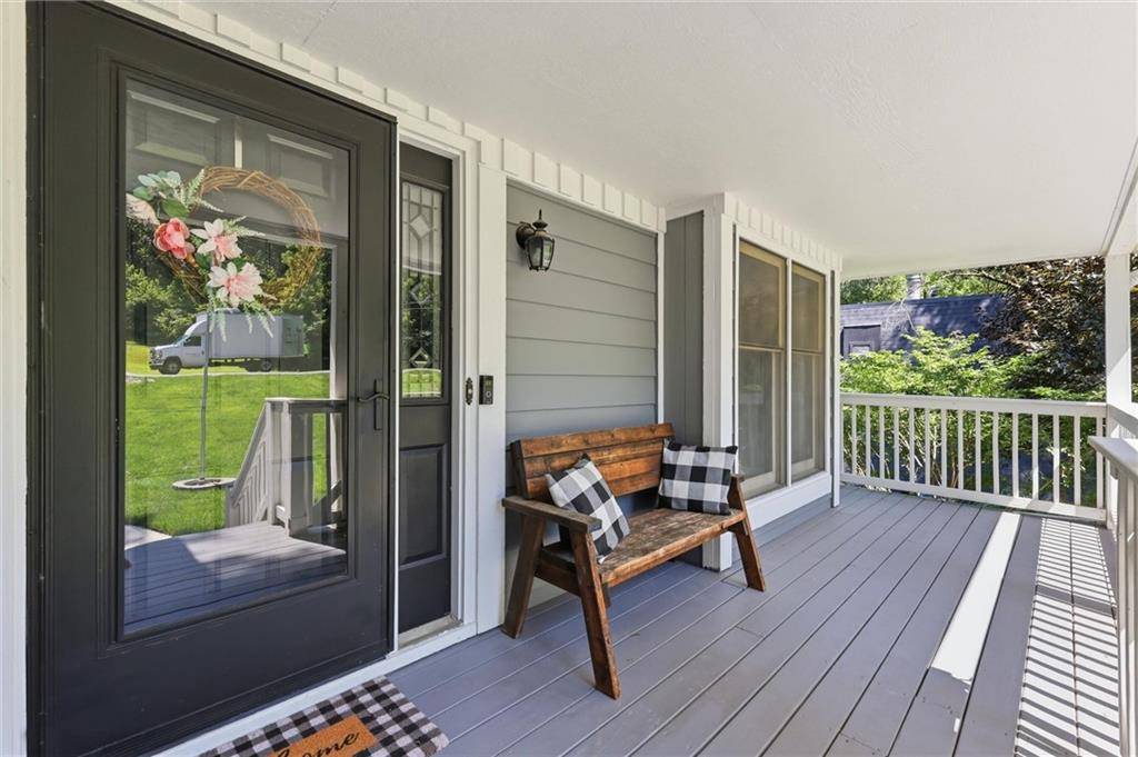 8906 Millstone DR, Lenexa, KS 66220