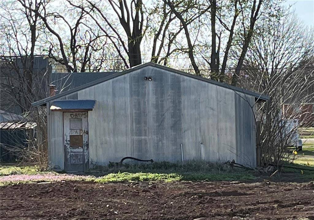 211 Merchant ST, Oswego, KS 67356