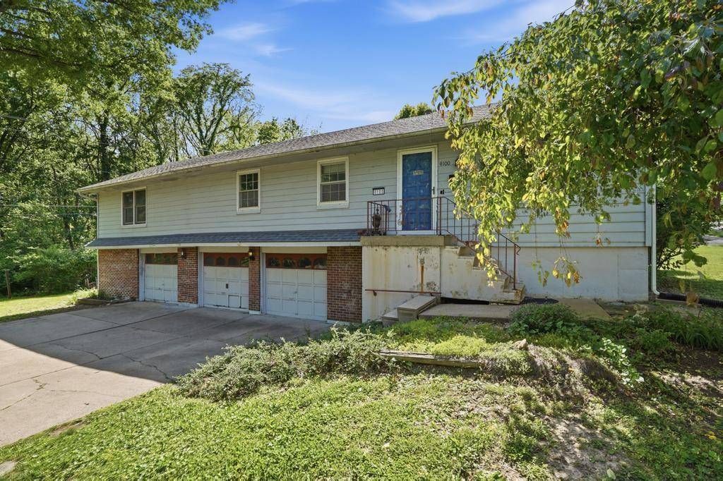 4100 S Coventry DR, Independence, MO 64055