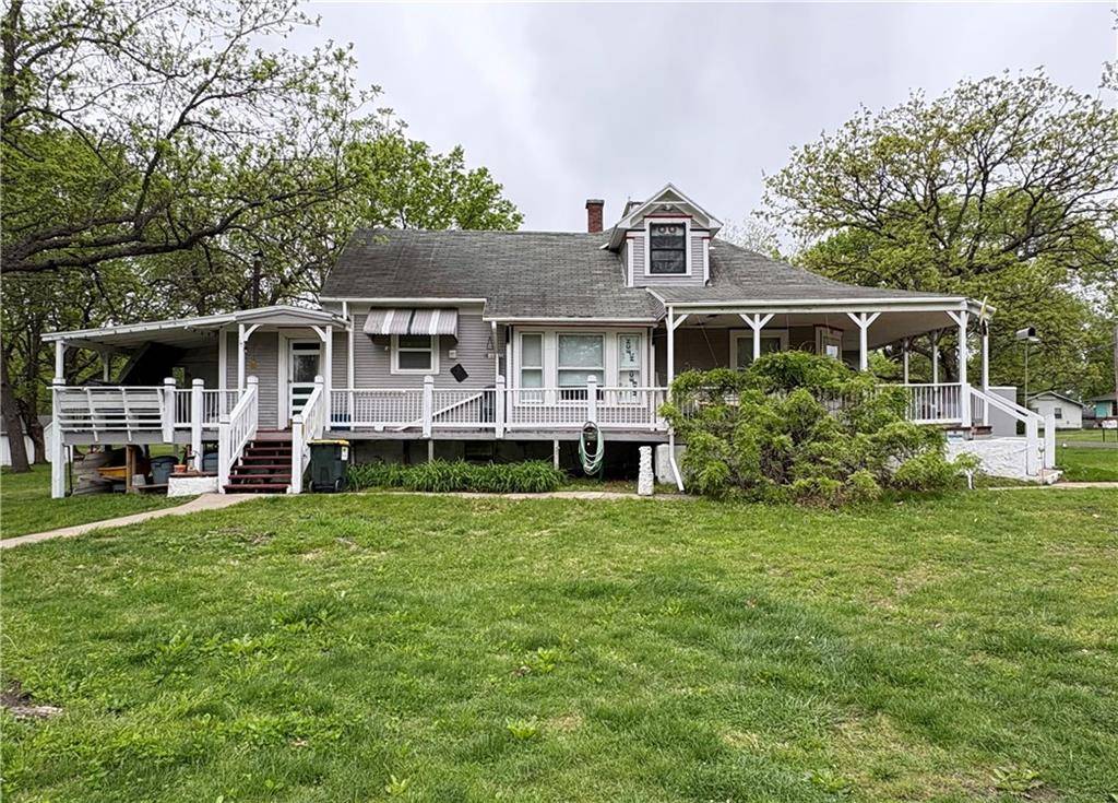 507 W Hale ST, Spring Hill, KS 66083