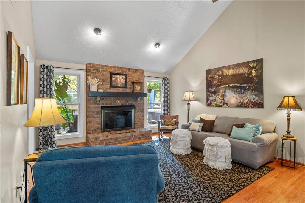 701 Benjamin AVE, Gower, MO 64454