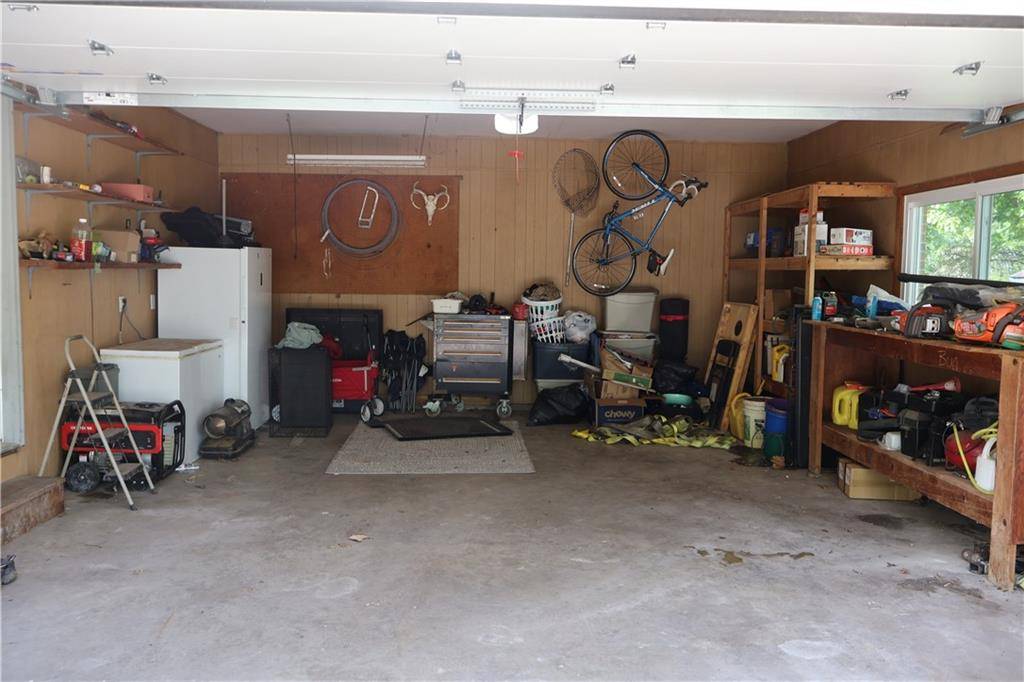 281 SW 200th RD, Centerview, MO 64019