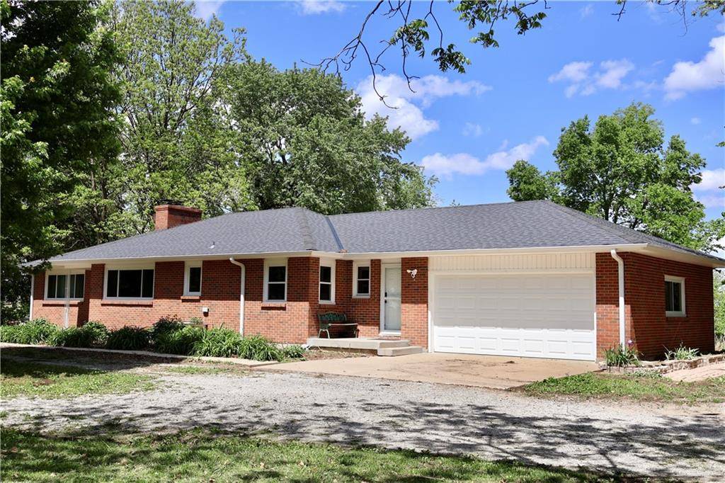 281 SW 200th RD, Centerview, MO 64019