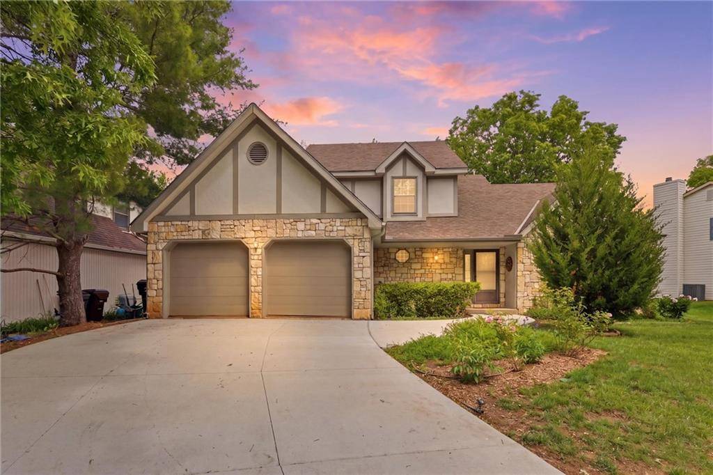 1308 Stone Meadows DR, Lawrence, KS 66049