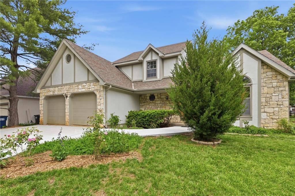 1308 Stone Meadows DR, Lawrence, KS 66049
