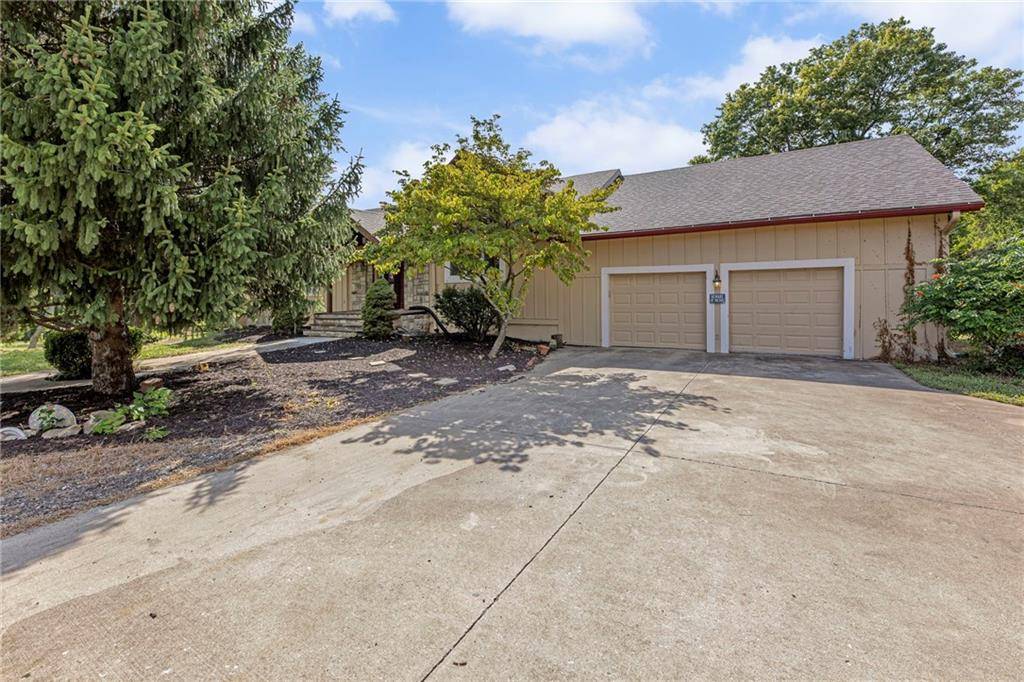 24510 Hospital DR, Paola, KS 66071