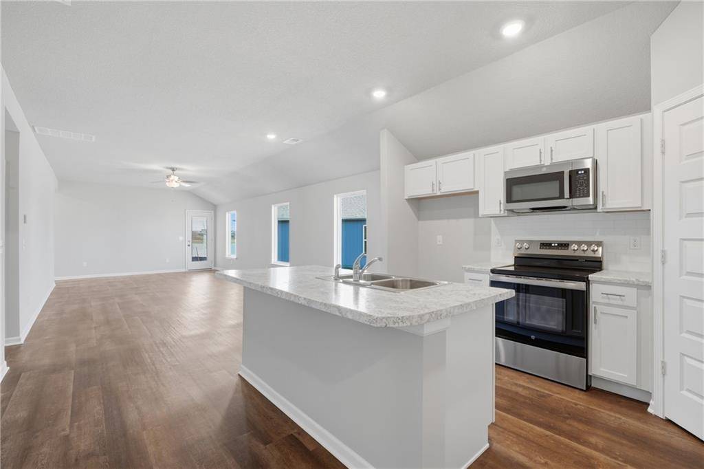 628 W Bluebird ST, Gardner, KS 66030