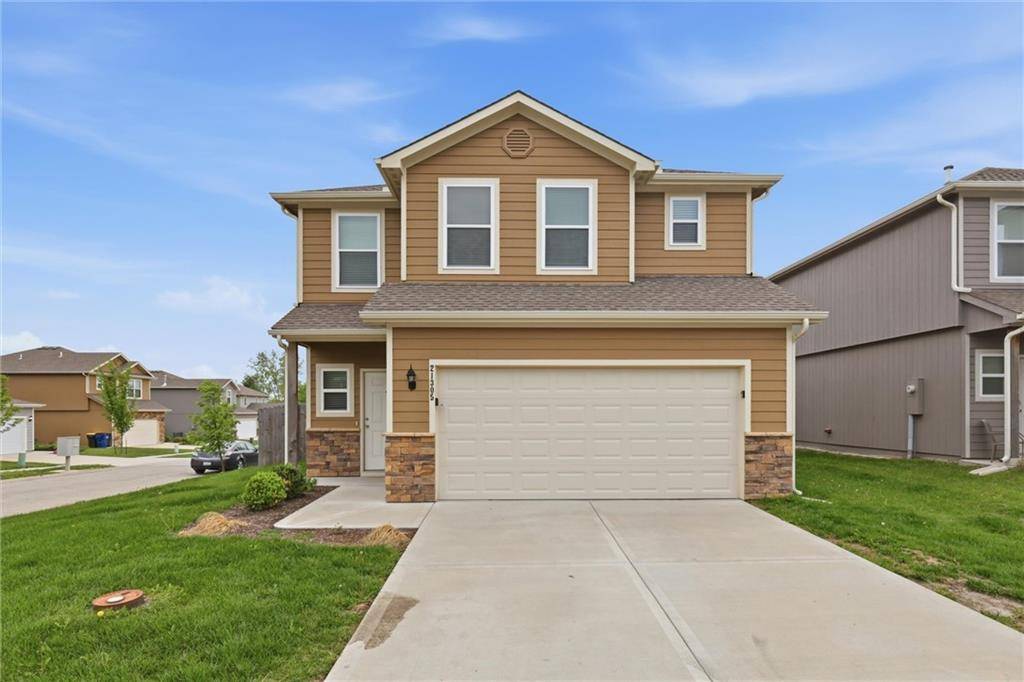 21305 W 215th TER, Spring Hill, KS 66083