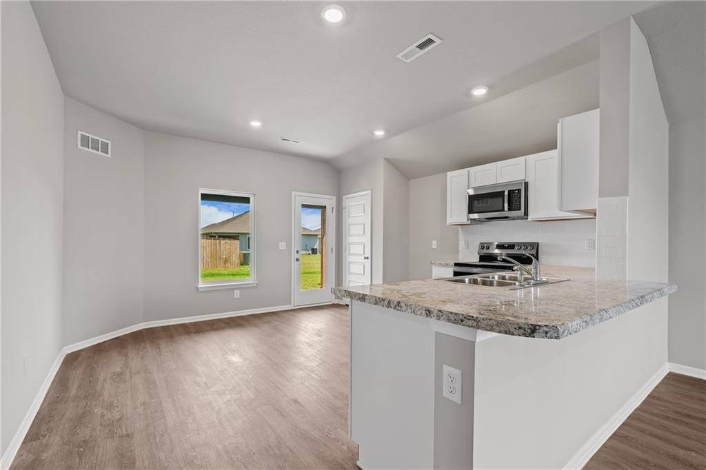 20222 W 195th ST, Spring Hill, KS 66083
