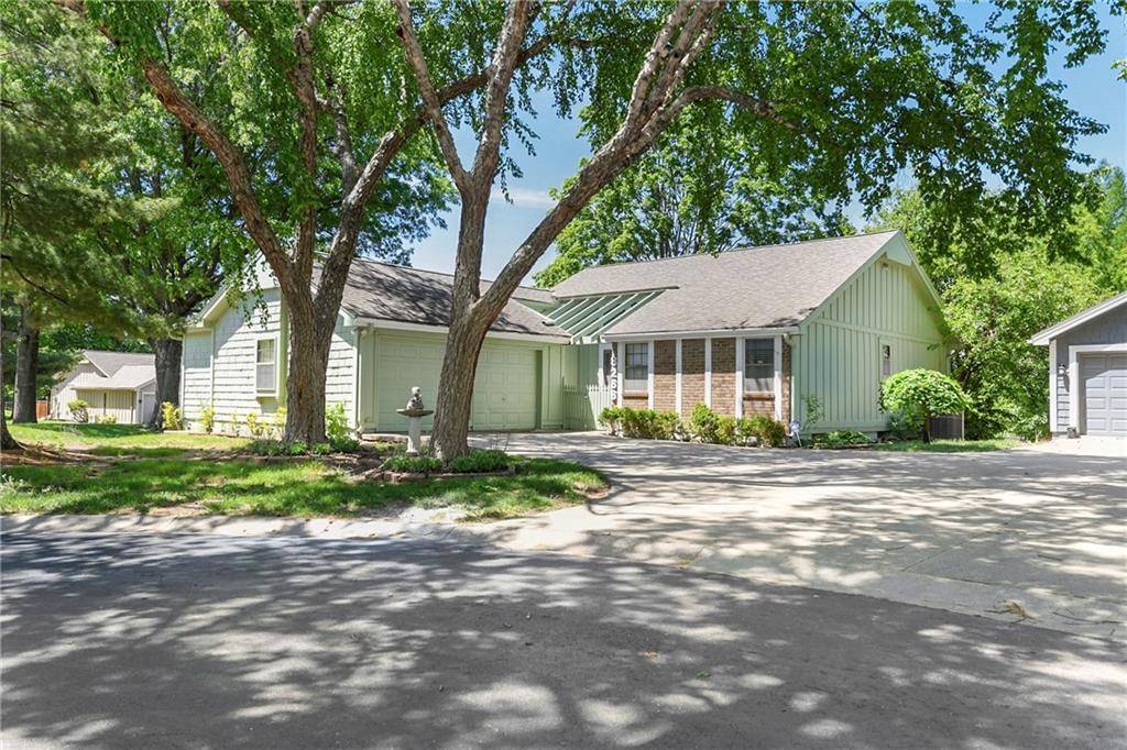 8266 Monrovia ST, Lenexa, KS 66215