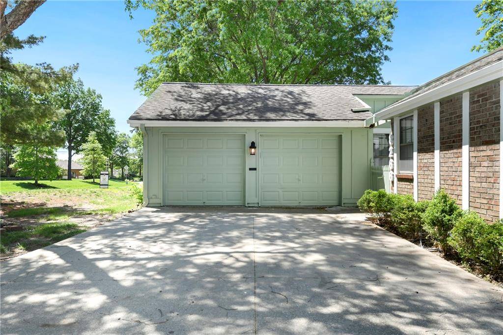 8266 Monrovia ST, Lenexa, KS 66215