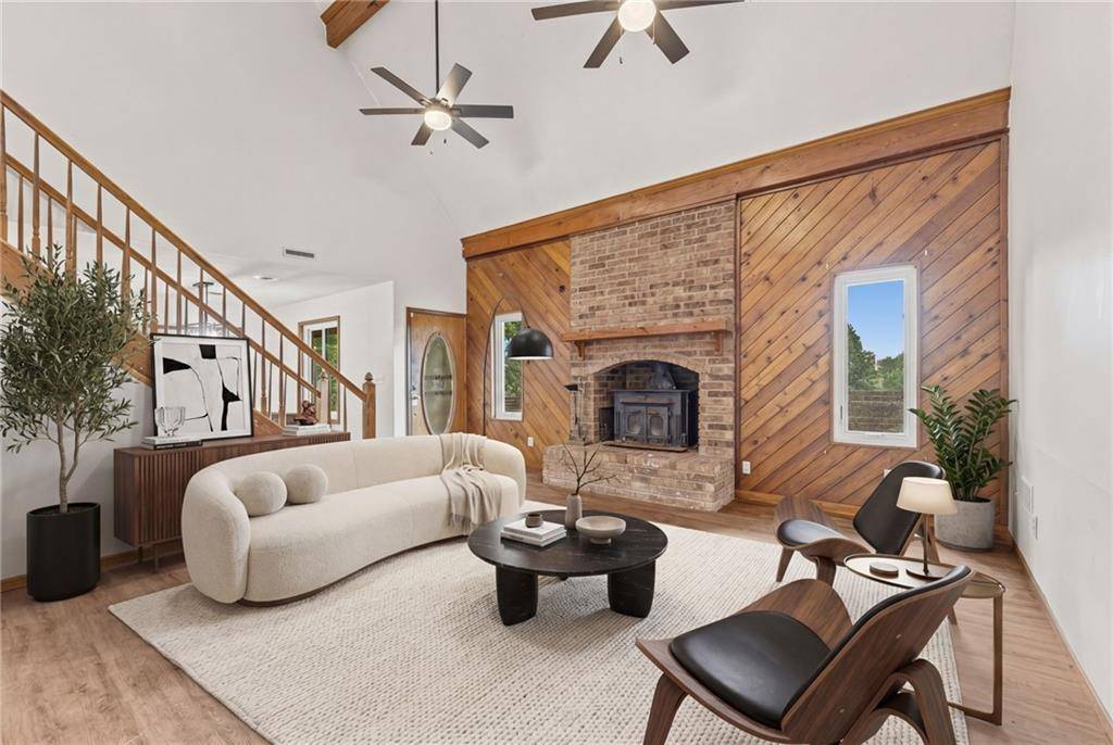 301 SW 13th ST, Oak Grove, MO 64075