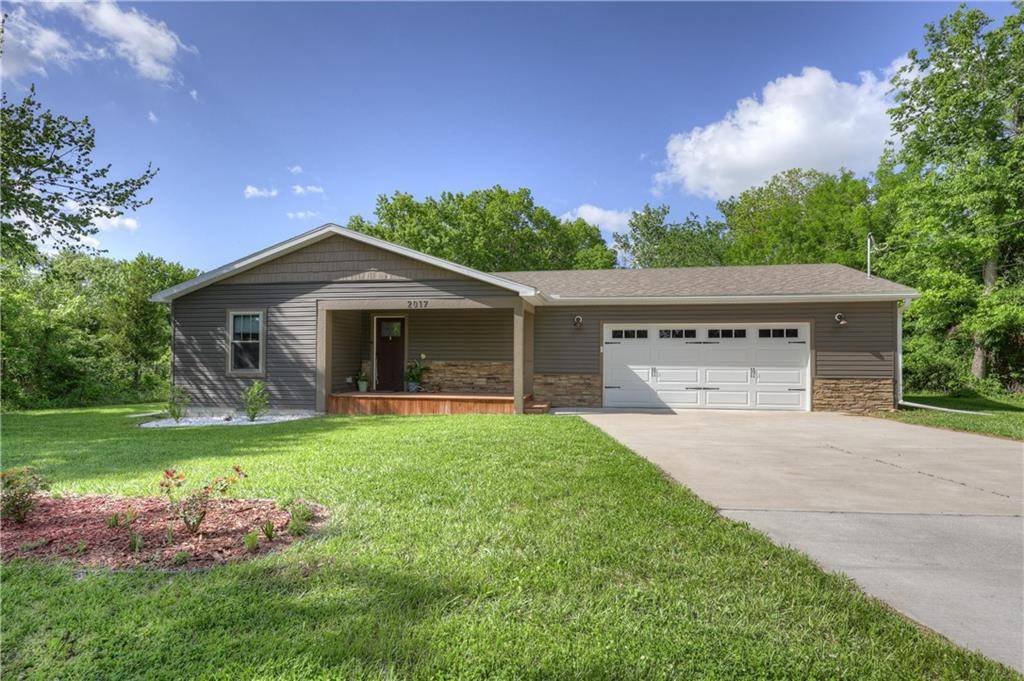 2017 E 14th ST, Pittsburg, KS 66762
