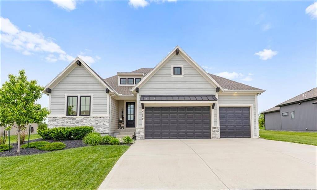 4380 Aspen DR, Basehor, KS 66007