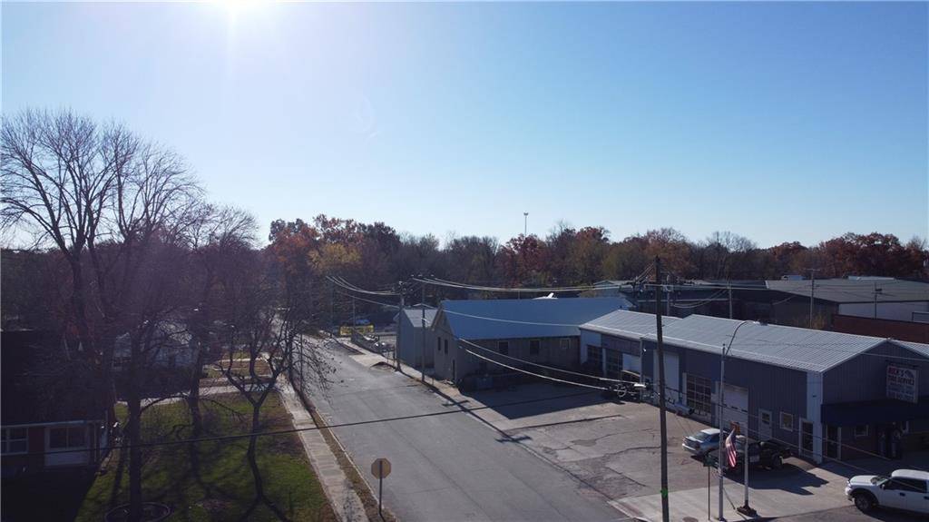 123 N Main ST, Windsor, MO 65360