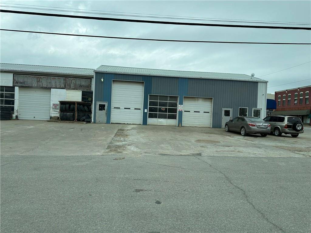 123 N Main ST, Windsor, MO 65360