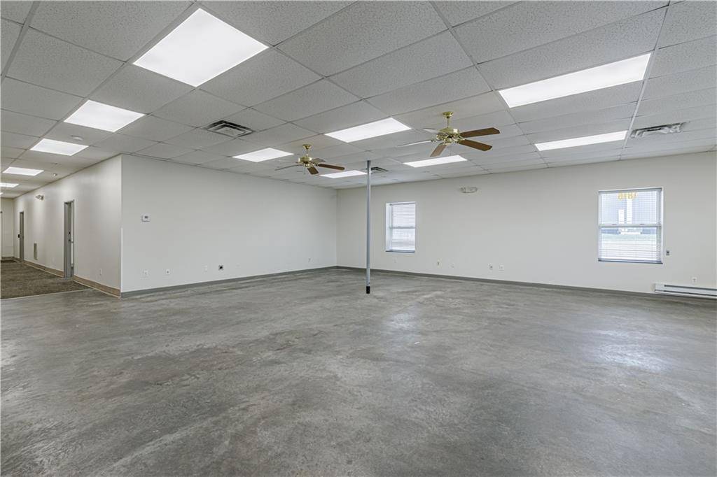 1815 Commerce DR, Marshall, MO 65340