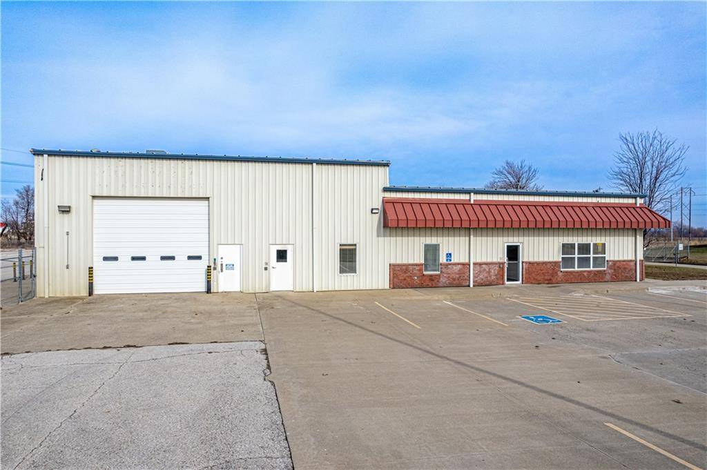 1815 Commerce DR, Marshall, MO 65340