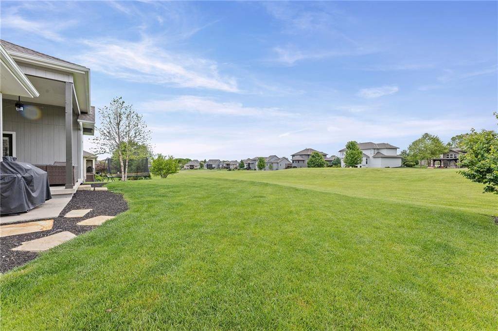 7019 Apache DR, Shawnee, KS 66226
