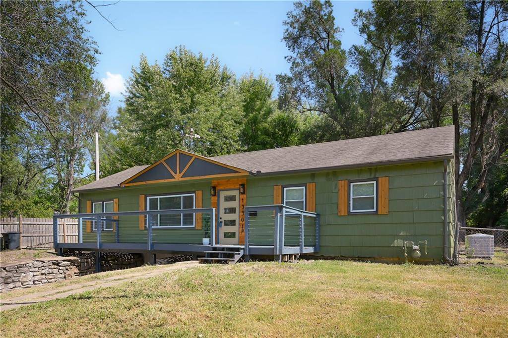 13301 10th ST, Grandview, MO 64030