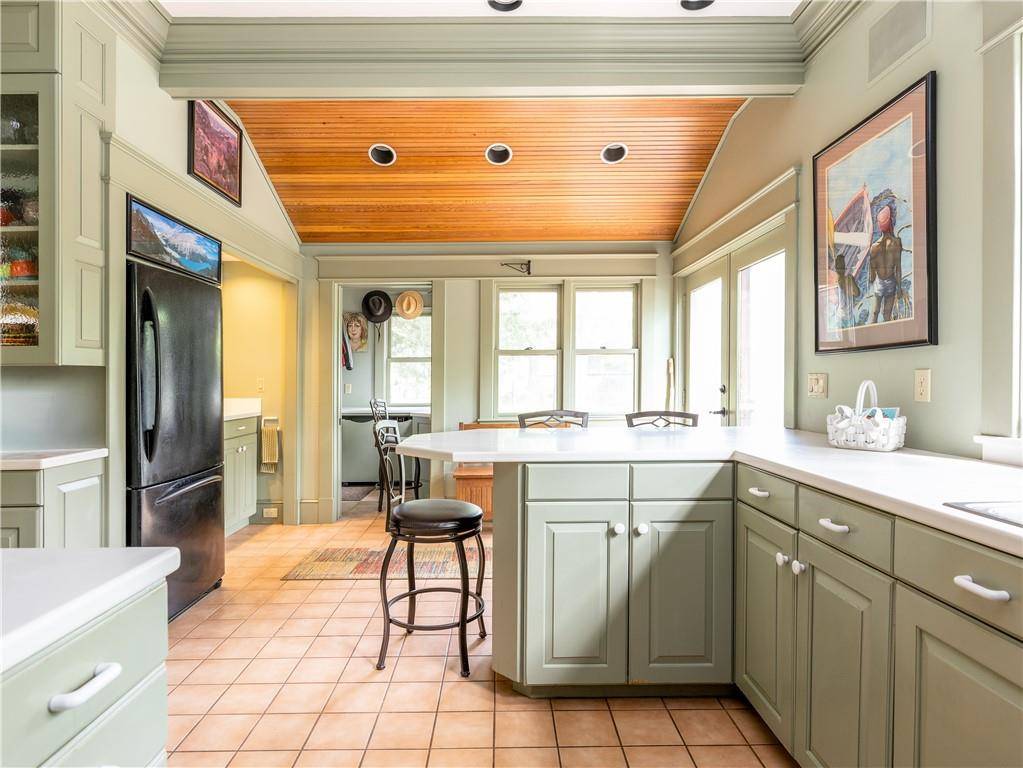 1704 SW Walnut ST, Blue Springs, MO 64015