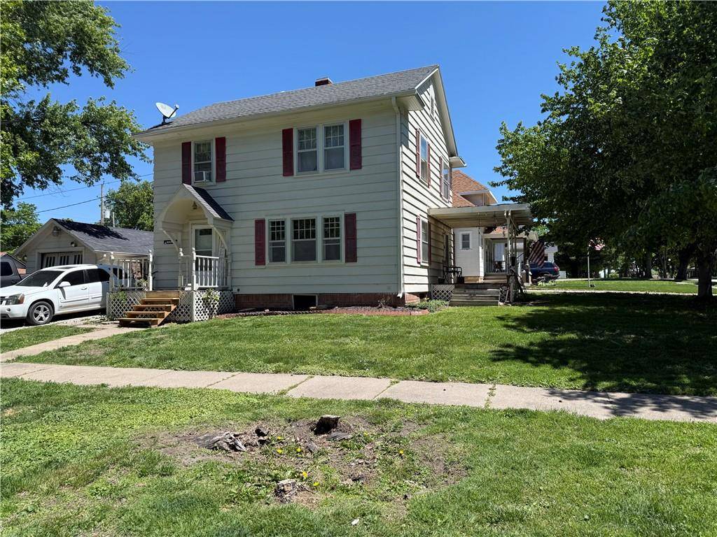 214 Miami ST, Hiawatha, KS 66434