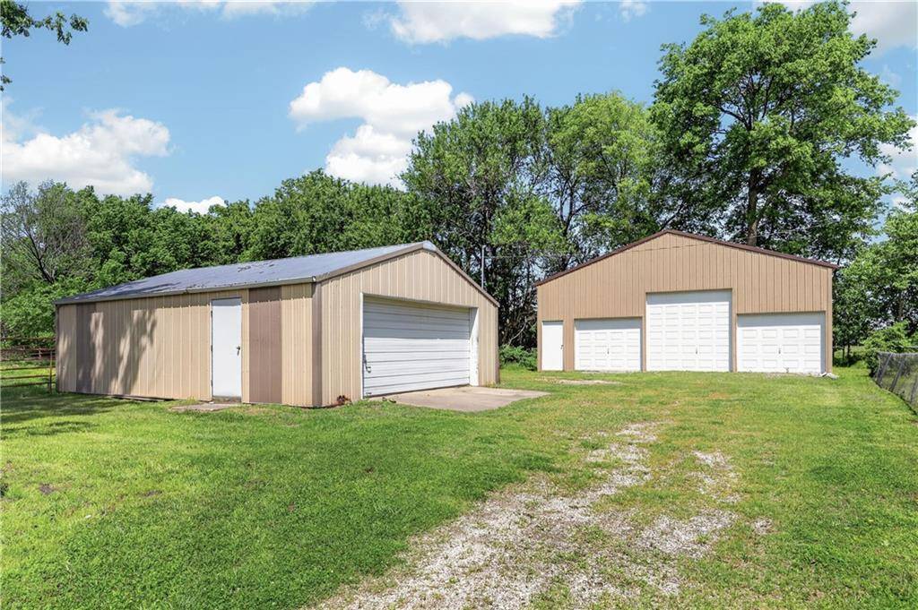 10784 70th ST, Chetopa, KS 67336