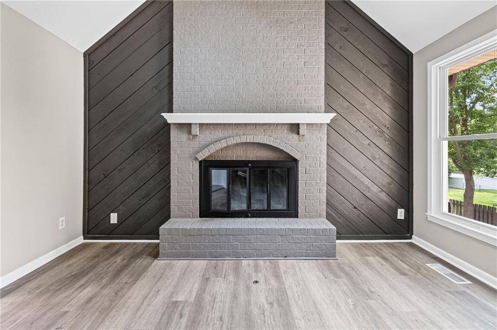 1605 High DR, Liberty, MO 64068