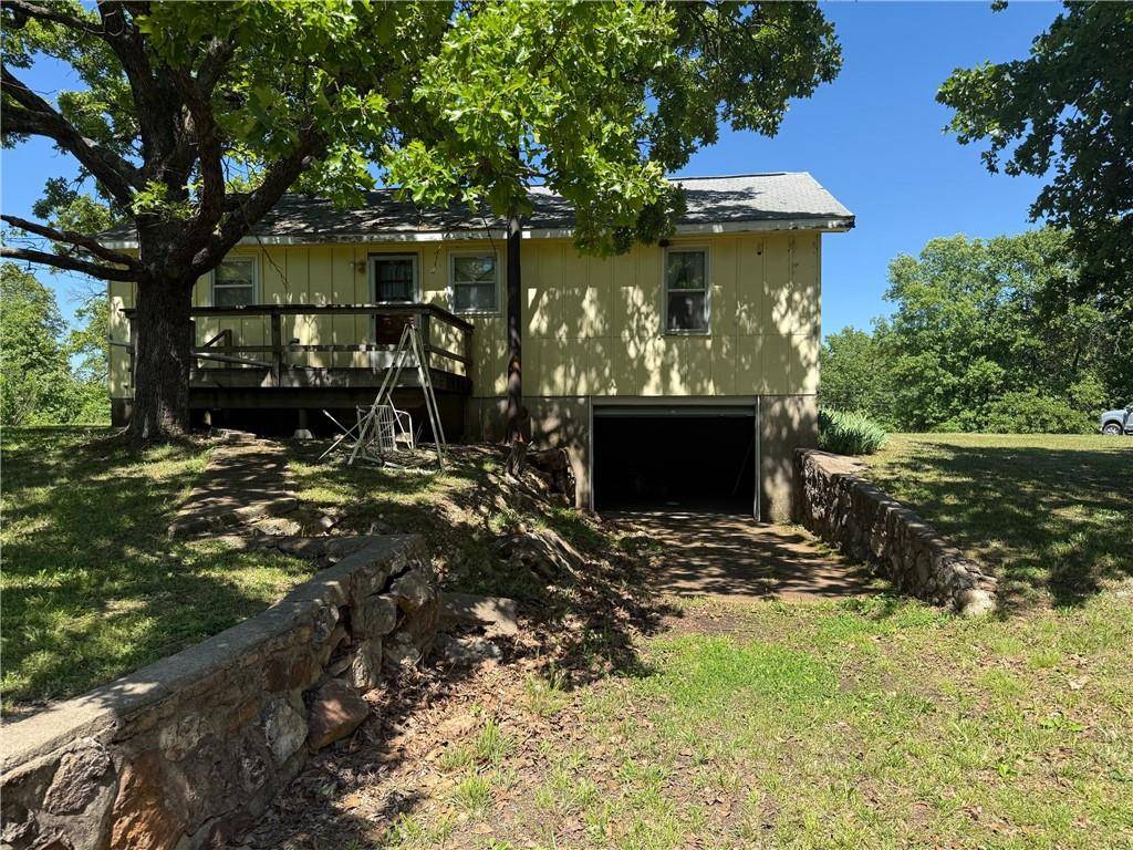 33486 7 HWY, Edwards, MO 65326