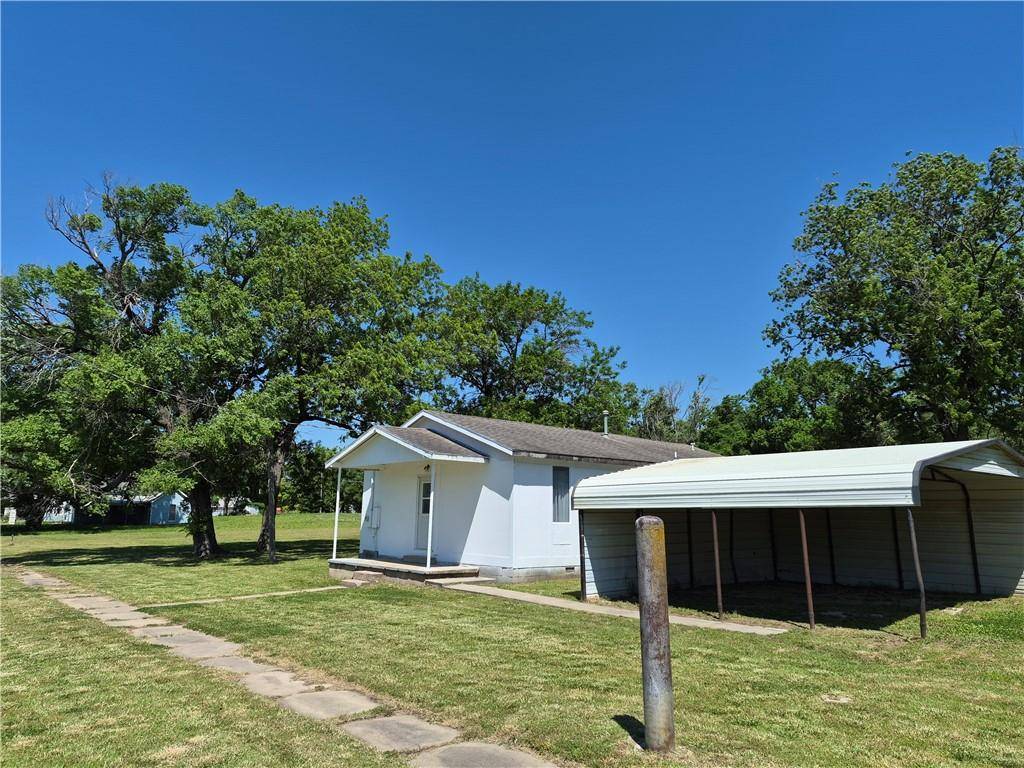 400 W 5th ST, Longton, KS 67352
