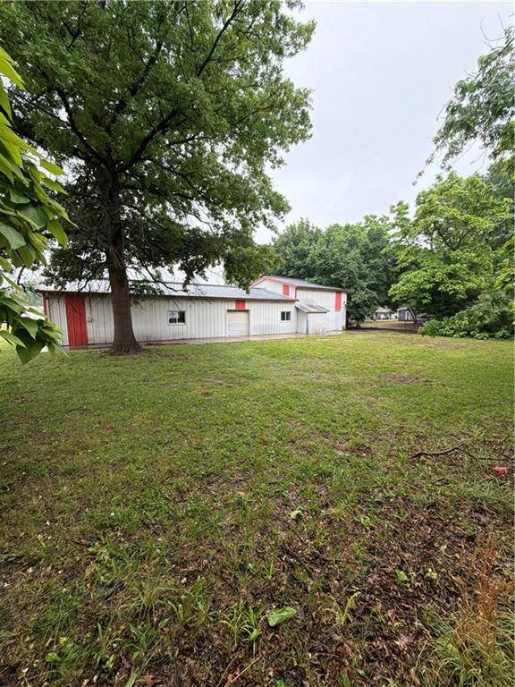 19 W 3rd ST, Chanute, KS 66720