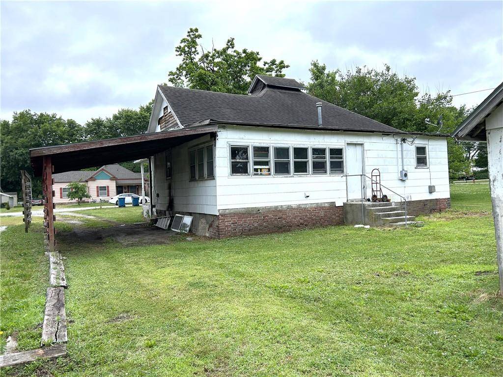 203 E Maple ST, Liberal, MO 64762