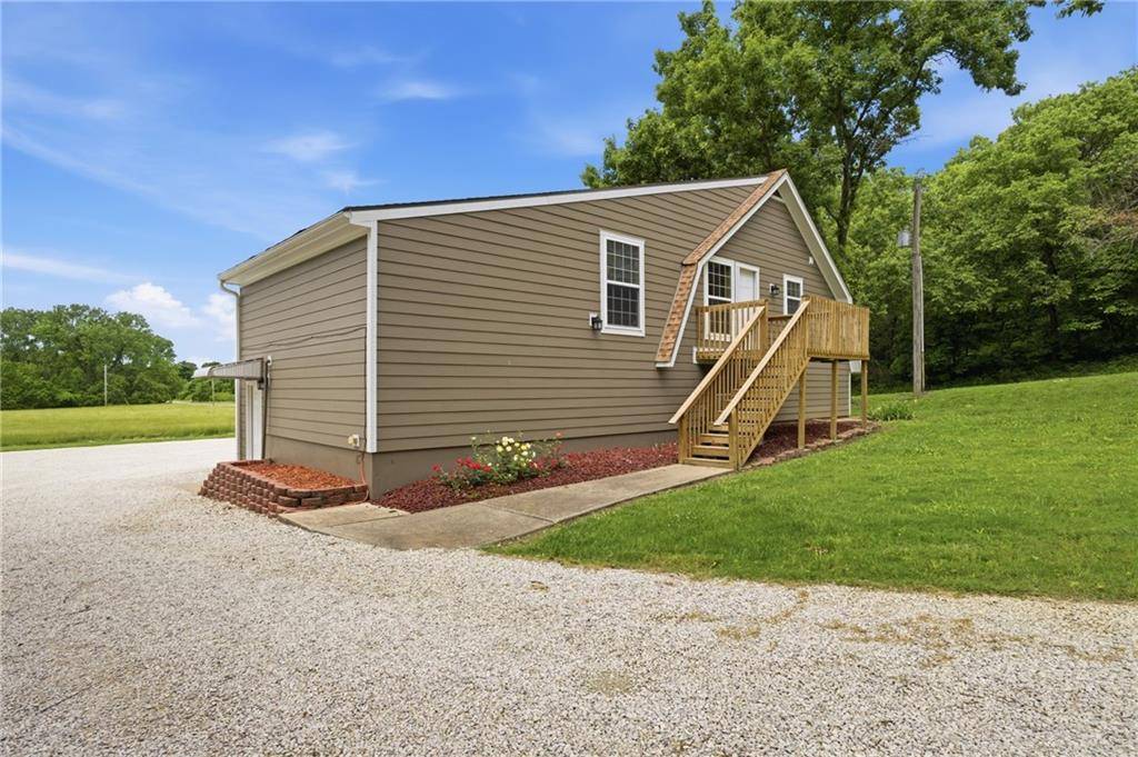 25095 W 215th ST, Spring Hill, KS 66083