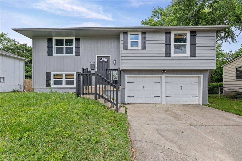 6508 E 155th ST, Grandview, MO 64030