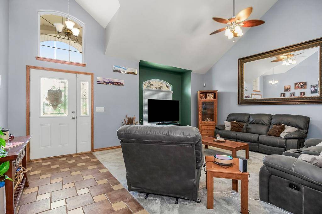 7086 SW Crystal LN, Trimble, MO 64492