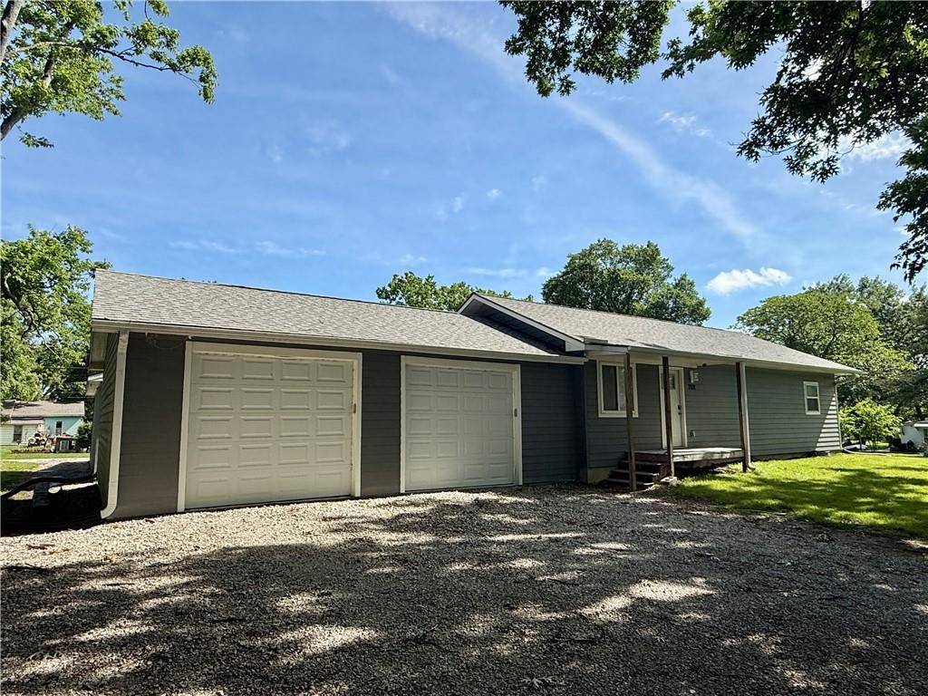 702 Kansas ST, Burlington, KS 66839