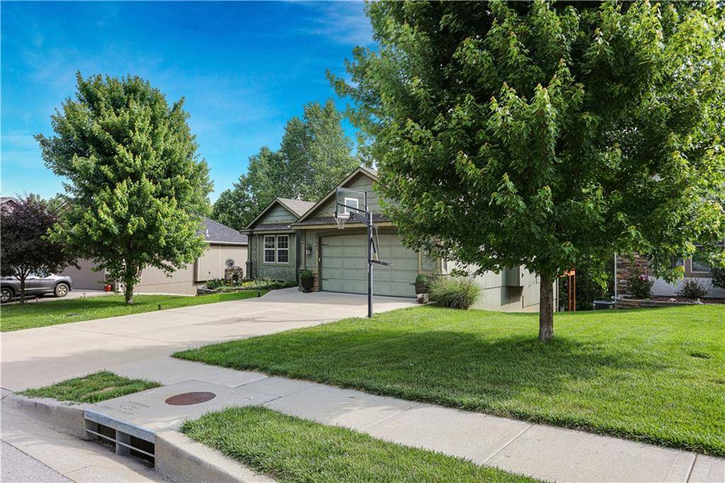 483 S 137th PL, Bonner Springs, KS 66012
