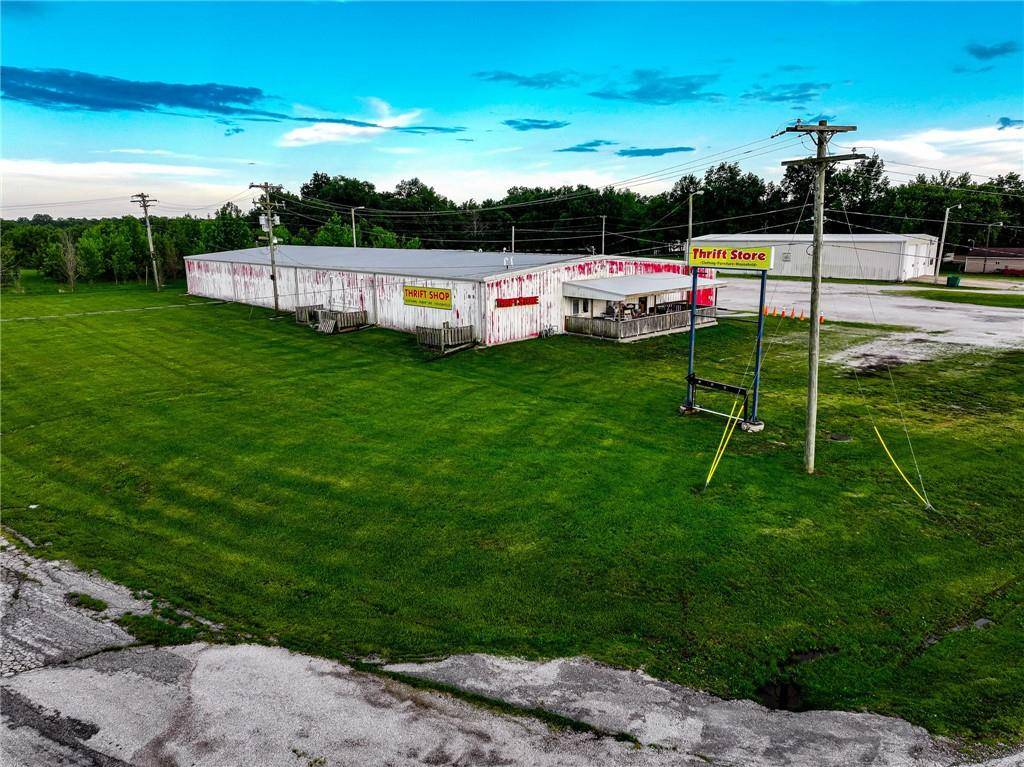 901 S Outer RD, Butler, MO 64730