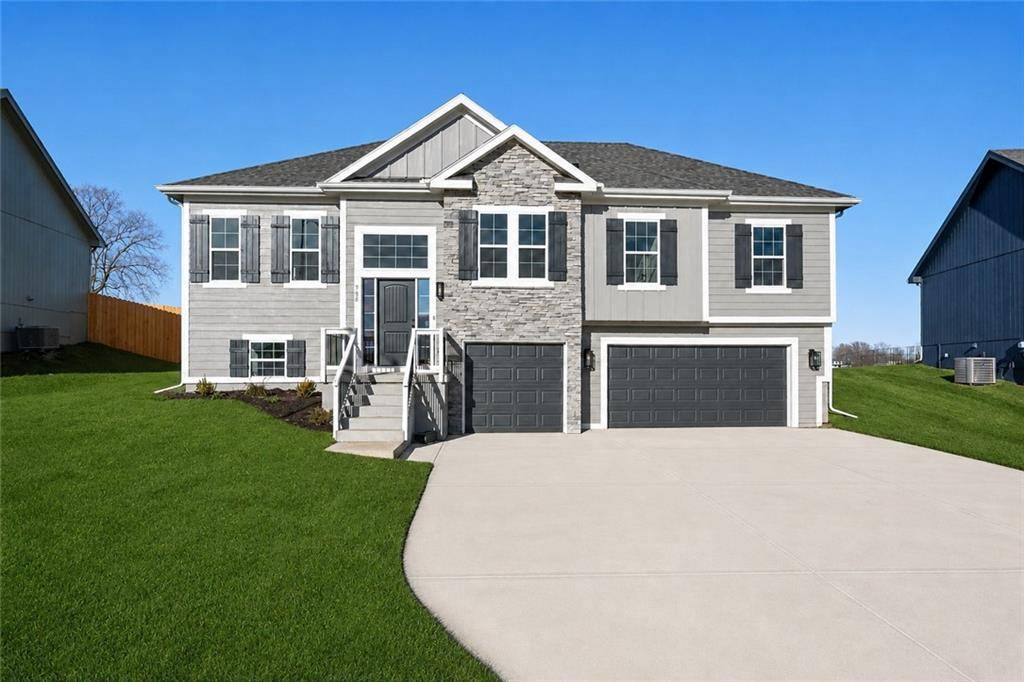 1110 Oak Ridge ST, Kearney, MO 64060