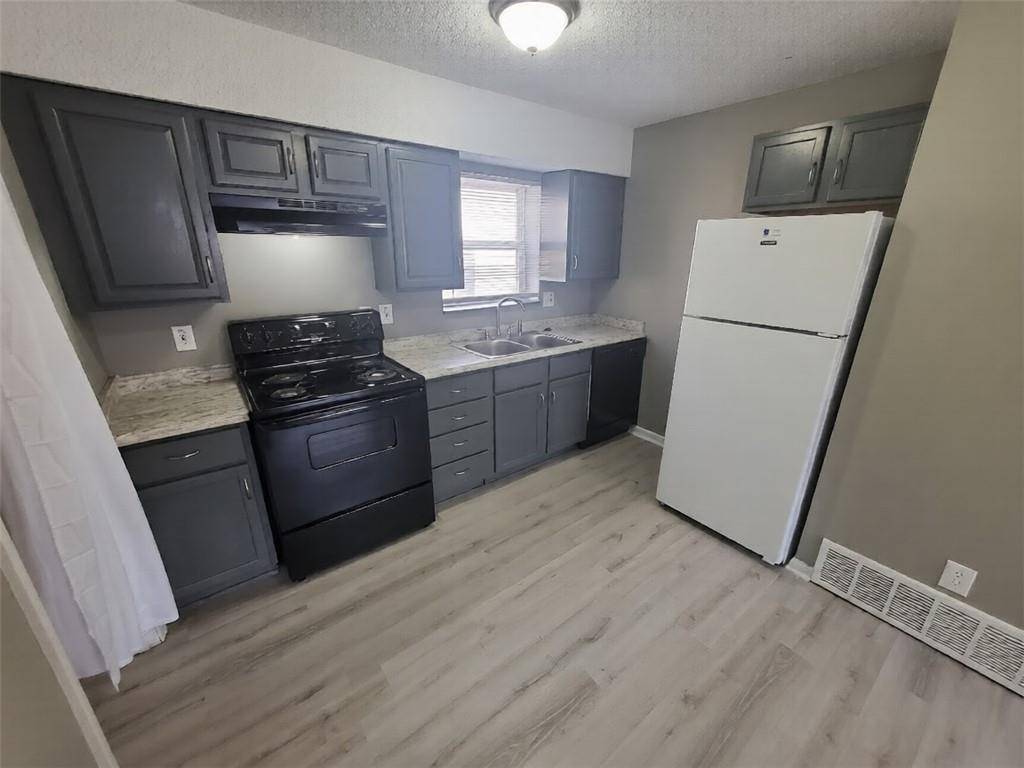8201 Spring Valley RD, Belton, MO 64012